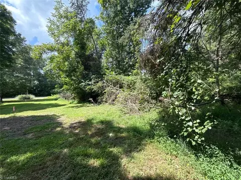 387 Vernon Rd, Reidsville, NC 27320