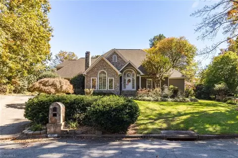 1902 Rockglen Ln, Greensboro, NC 27410
