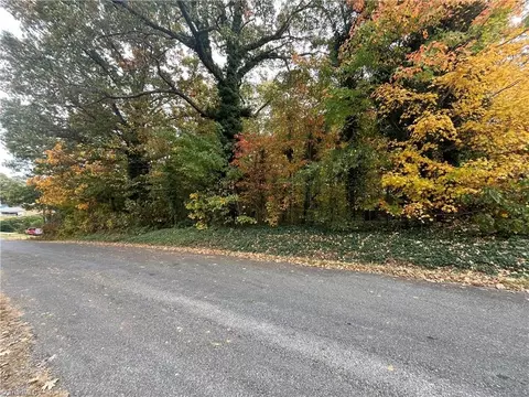 243 Hillcrest Rd, Linwood, NC 27299