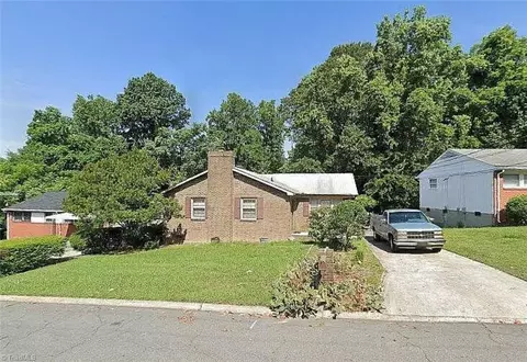 1512 Hooks St, Greensboro, NC 27401