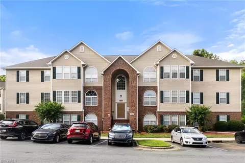 533 Mill Pond Dr, Winston Salem, NC 27106
