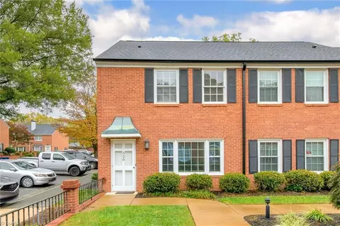 320 Hanover Arms Ct, Winston Salem, NC 27104