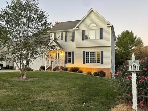 1233 Salem Crossing Rd, Kernersville, NC 27284