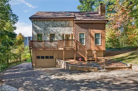 806 Crooked Run Rd, Rural Hall, NC 27045