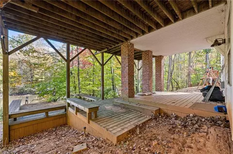 Exterior - 1040 Sycamore St, King, NC 27021 photo 6 of 7