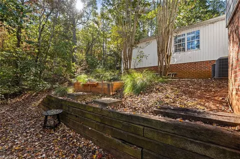 Exterior - 1040 Sycamore St, King, NC 27021 photo 5 of 7