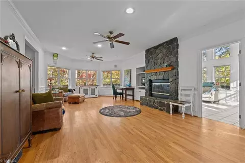 Living - 1040 Sycamore St, King, NC 27021 photo 2 of 4