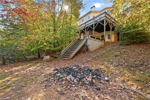 Exterior - 1040 Sycamore St, King, NC 27021 photo 7 of 7