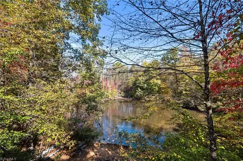 View/Area - 1040 Sycamore St, King, NC 27021 photo 2 of 5