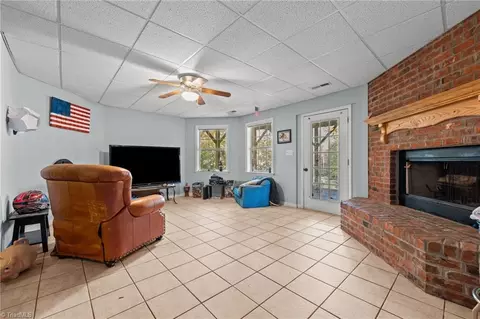 Living - 1040 Sycamore St, King, NC 27021 photo 3 of 4