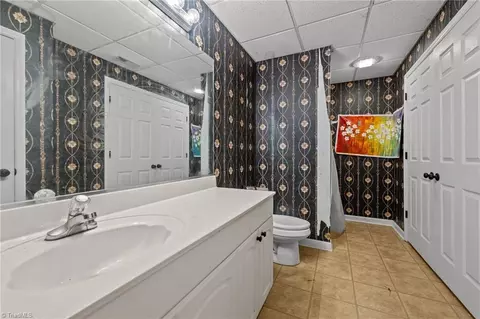 Bath - 1040 Sycamore St, King, NC 27021 photo 4 of 4
