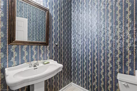 Bath - 1040 Sycamore St, King, NC 27021 photo 1 of 4
