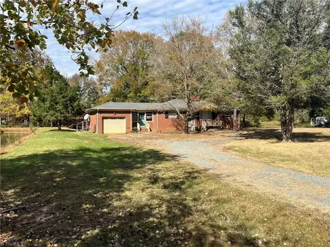 2520 Staley Snow Camp Rd, Siler City, NC 27344