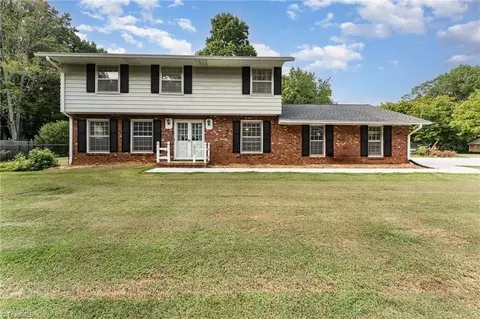 3705 Whitehaven Rd, Winston Salem, NC 27106