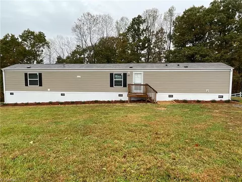 583 Snody Rd, Mount Airy, NC 27030