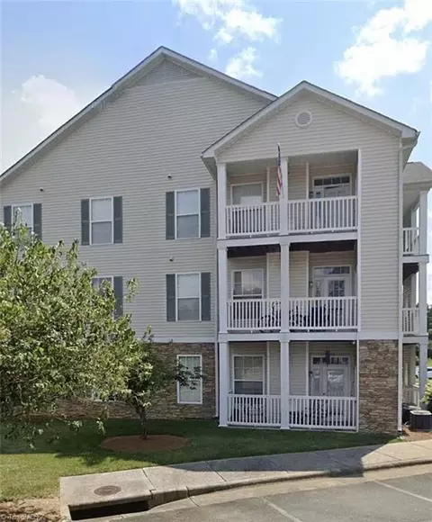 3009 Winston Dr #84, Burlington, NC 27215
