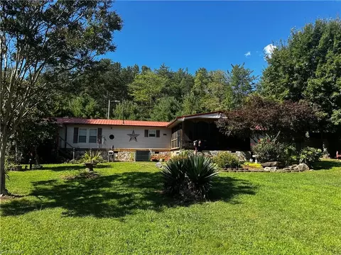 296 Buckwheat Rd, Mcgrady, NC 28649
