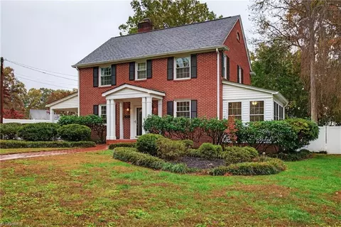 105 Grace St, Mount Airy, NC 27030