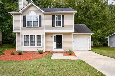 7 Queenanne Ct, Greensboro, NC 27406