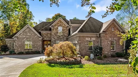 2304 Castleloch Ct, High Point, NC 27265