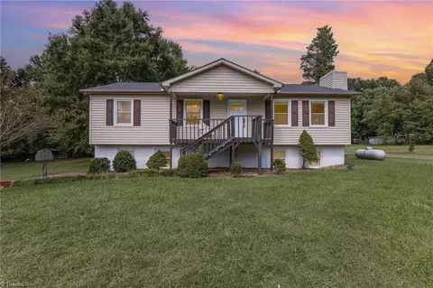 2705 Bethel Ct, Winston Salem, NC 27127