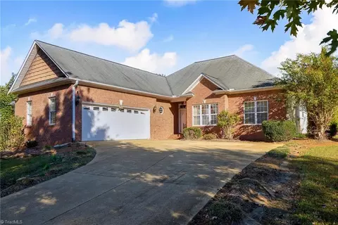 5762 Beaver Pond Trl, Pfafftown, NC 27040