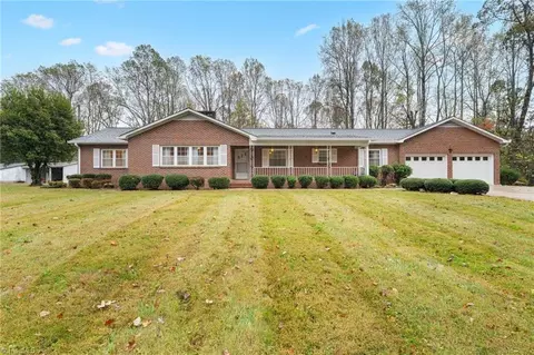 658 Minton Rd N, Wilkesboro, NC 28697