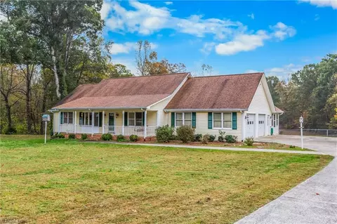 1320 Pratt Rd, Ararat, NC 27007