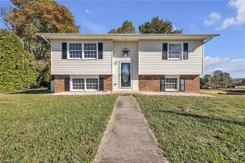 211 Sunset Strip Rd, North Wilkesboro, NC 28659