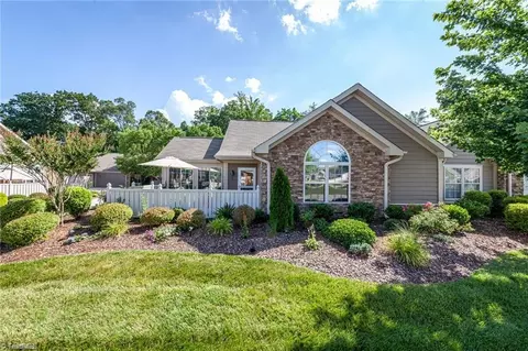 31 Pitlockry Pl, Greensboro, NC 27407