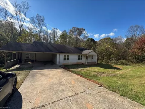 1076 Clingman Rd, Ronda, NC 28670