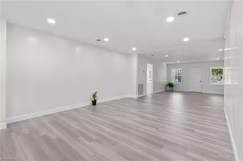 Living - 528 Aileen Ave, Biscoe, NC 27209 photo 4 of 6