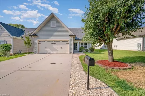 5768 Misty Hill Cir, Clemmons, NC 27012