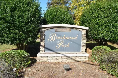 7104 Friendly Ave W #105, Greensboro, NC 27410
