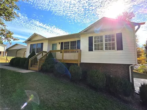 1249 Kentland Dr, King, NC 27021