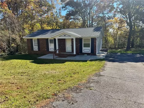 149 Southridge Run Ln, North Wilkesboro, NC 28659