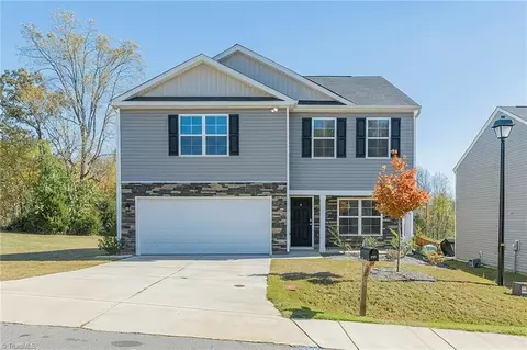 109 Carriage Cove Cir, Mocksville, NC 27028