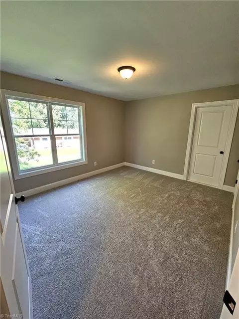 Bedroom - 109 Glen Brooke Ln, King, NC 27021 photo 3 of 4