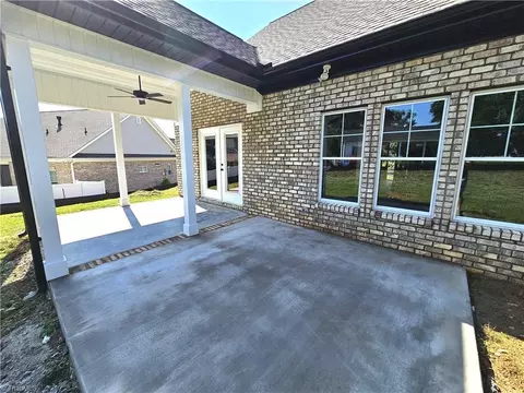 Exterior - 109 Glen Brooke Ln, King, NC 27021 photo 4 of 6