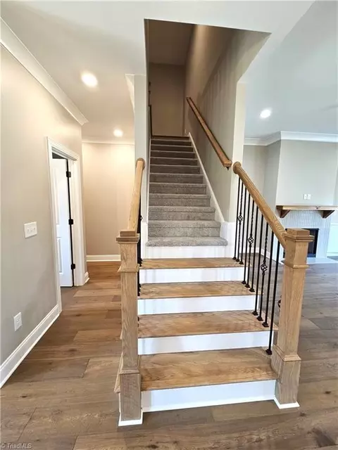 Entry Way - 109 Glen Brooke Ln, King, NC 27021 photo 2 of 4