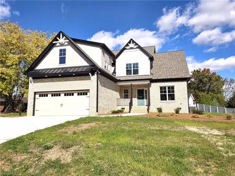 109 Glen Brooke Ln, King, NC 27021