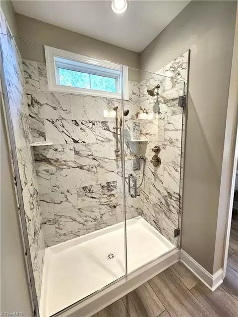 Bath - 109 Glen Brooke Ln, King, NC 27021 photo 3 of 6