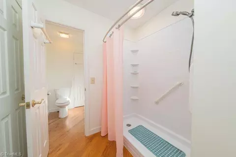 Bath - 1802 Slate Rd, King, NC 27021 photo 4 of 5