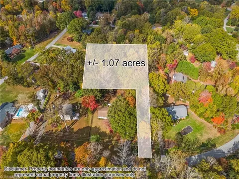 3541 Lakeshore Dr N, Clemmons, NC 27012
