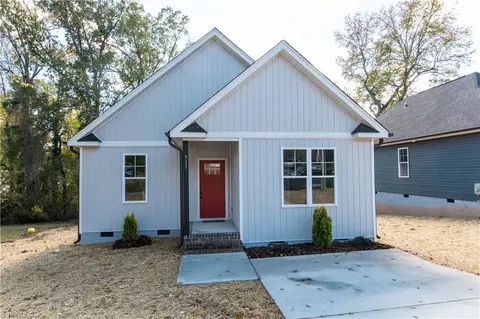 911 Franklin St, Thomasville, NC 27360