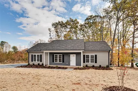 2050 Winter St, Asheboro, NC 27203