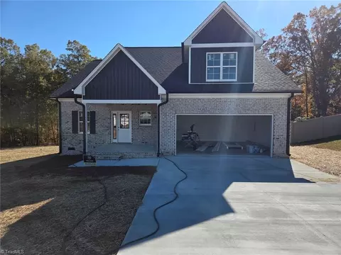 352 Painted Trl, Lexington, NC 27295