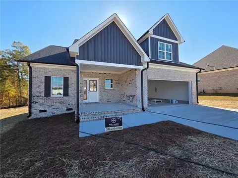 352 Painted Trl, Lexington, NC 27295 photo 2