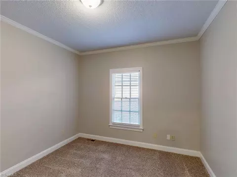914 Flicker Ln, High Point, NC 27262 photo 18