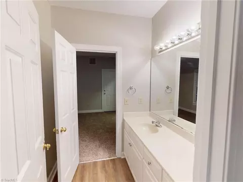 914 Flicker Ln, High Point, NC 27262 photo 23